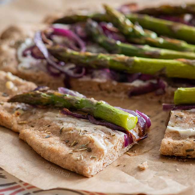 Pizza printanière aux asperges